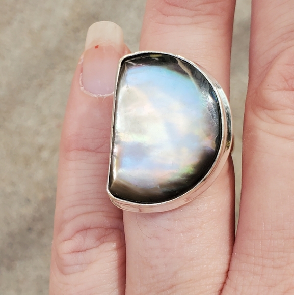 New Mother of Pearl 925 Silver Ring. - Picture 6 of 16